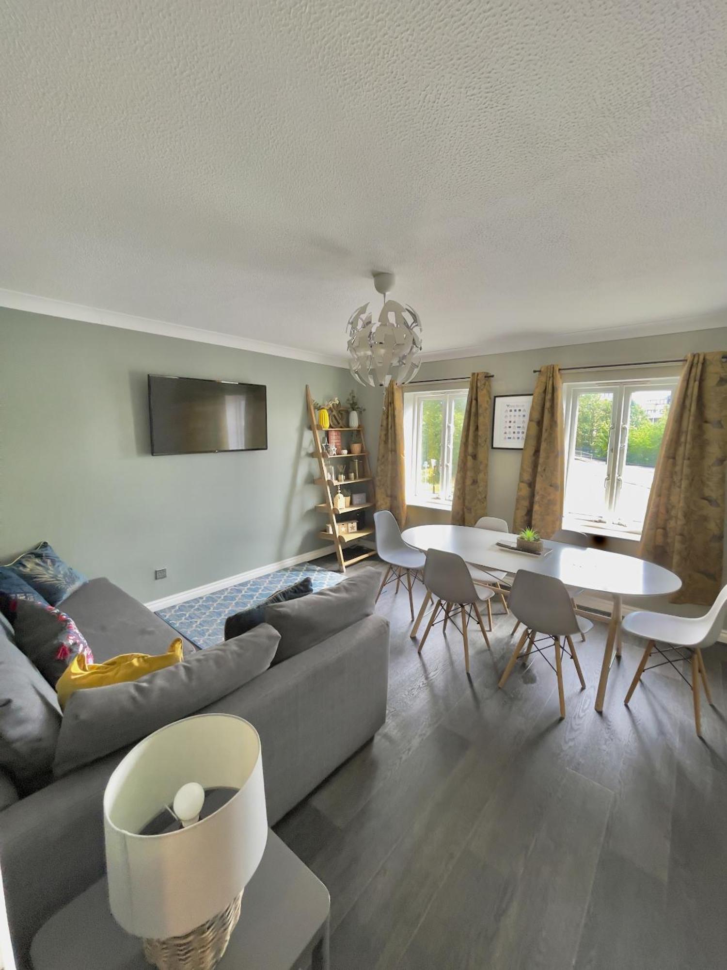 Monkbridge Mews Apartment